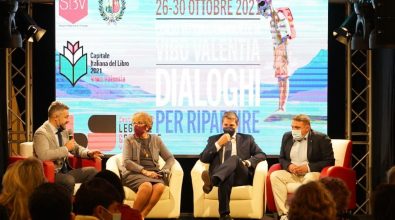 Al via il Festival Leggere& Scrivere, il senatore Barachini: «Raccontiamo una Vibo migliore» -Video