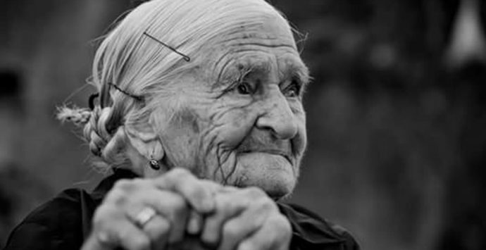 Stefanaconi piange nonna Angela, aveva 105 anni ed era il simbolo della comunità