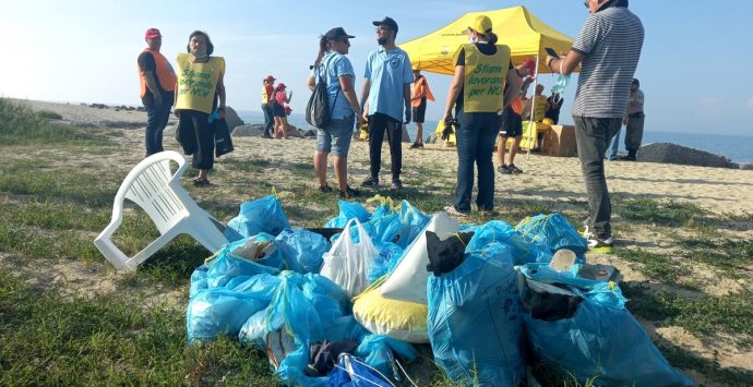 Legambiente scende in campo a Bivona per ripulire la foce del torrente Sant’Anna