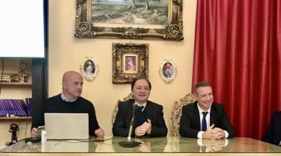 Vibo, Gianluigi Nuzzi ospite all’Istituto di criminologia con il procuratore Falvo