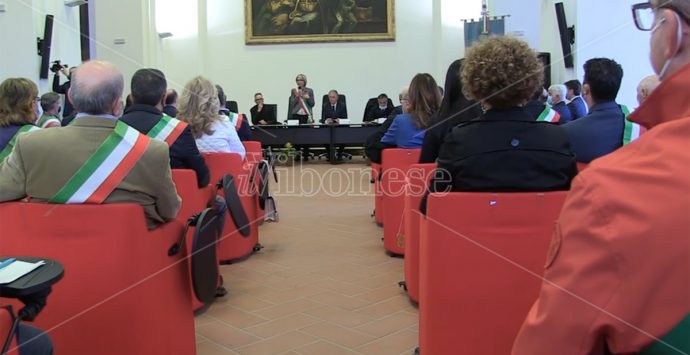 I sindaci del Vibonese insieme per riaffermare con Falvo la cultura della legalità: «Lo Stato c’è» -Video