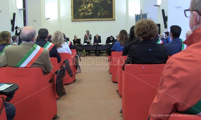 I sindaci del Vibonese insieme per riaffermare con Falvo la cultura della legalità: «Lo Stato c’è» -Video