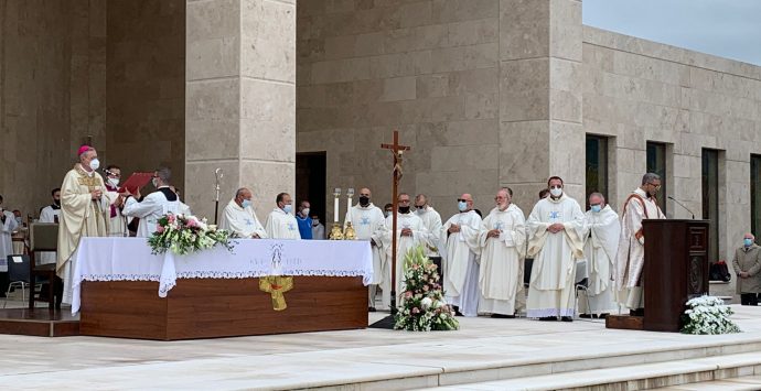 Anniversario morte di Natuzza, monsignor Nostro: «Mai avrei pensato di diventare suo vescovo»