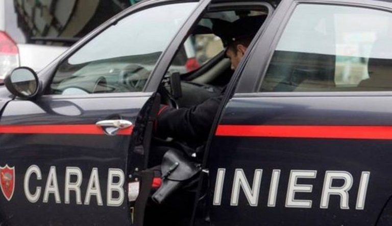 Picchia la compagna e le figlie: nel Cosentino finisce in manette un 39enne