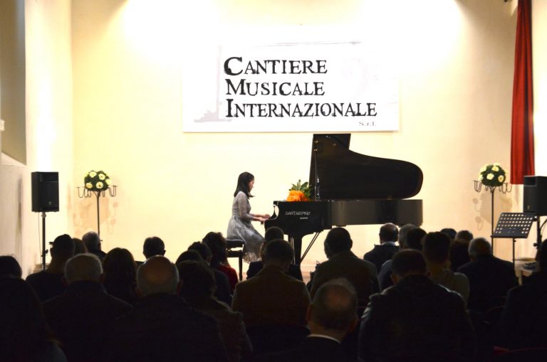 Mileto, successo per il concerto della pianista giapponese Kano Kojima