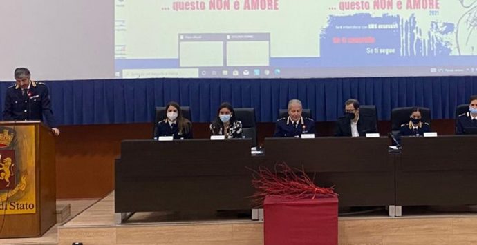 Alla Scuola di Polizia di Vibo celebrata la Giornata contro la violenza sulle donne  – Video