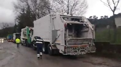 Un guasto ferma l’impianto di Vazzano: colonne di camion di rifiuti davanti ai cancelli – Video