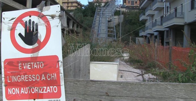 Scala mobile di Vibo Valentia, nuovo stop: «Ma non sarà un’altra incompiuta» – Video