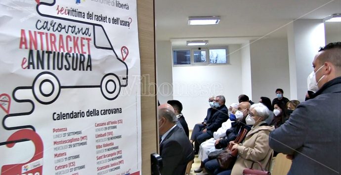 La Carovana antiracket arriva a Limbadi: «Denunciare è l’unico modo per uscire dal tunnel»