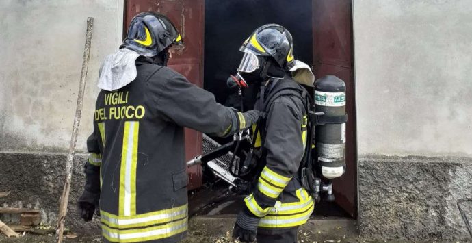 San Nicola da Crissa, morto l’uomo che era caduto da sei metri per sfuggire alle fiamme