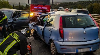 Incidente mortale a Cosenza: una vittima nel frontale tra due auto