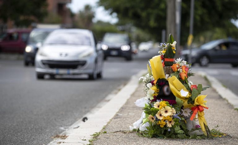 Giornata in memoria delle vittime della strada, la Polizia nelle scuole per sensibilizzare