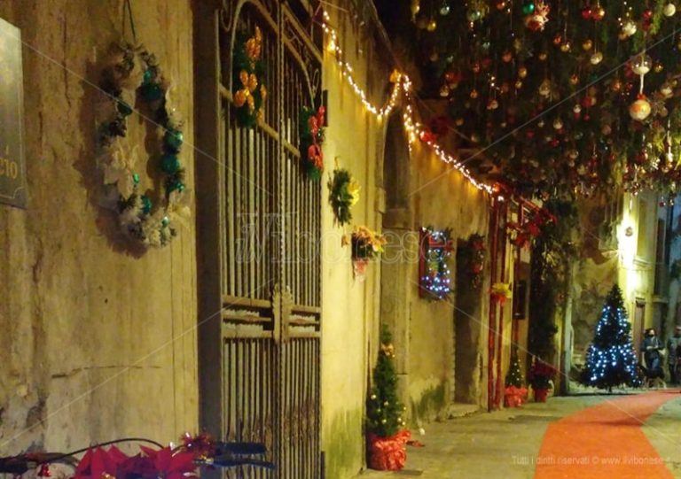 A Nicotera arriva la magia del Natale, dalla via del Vischio ai mercatini: ecco tutti gli eventi
