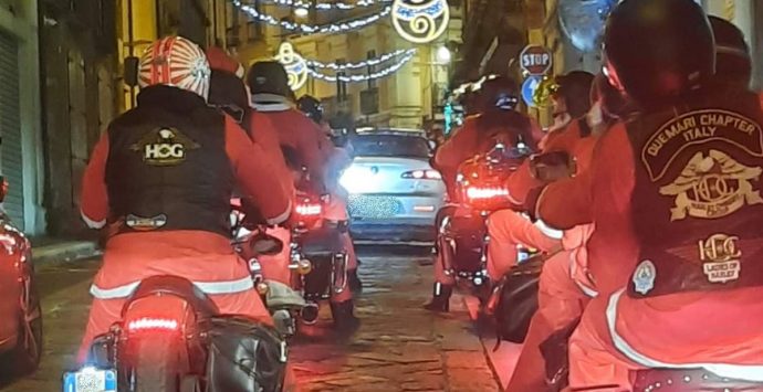 A Vibo arrivano i Babbi Natale in moto per regalare sorrisi ai bambini