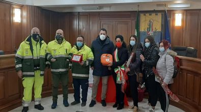 Filandari, la protezione civile dona un defibrillatore al Comune
