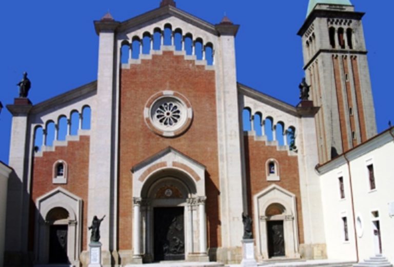 Mileto, in cattedrale il Concerto di Natale dell’orchestra e coro del “Capialbi”