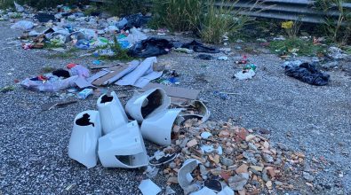 Zambrone, la minoranza: «Provinciale 83 abbandonata tra rifiuti e canneti» – Foto