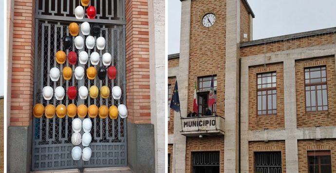 A Vibo Valentia uno dei 60 alberi di Natale per la sicurezza sul lavoro realizzati da Anmil