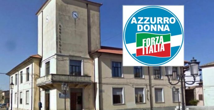 Forza Italia e “campagna acquisti”: assessore di Serra coordinatrice di Azzurro Donna