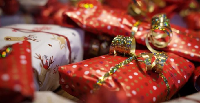 Vibo, motociclisti vestiti da Babbo Natale donano regali ai bimbi ricoverati in ospedale