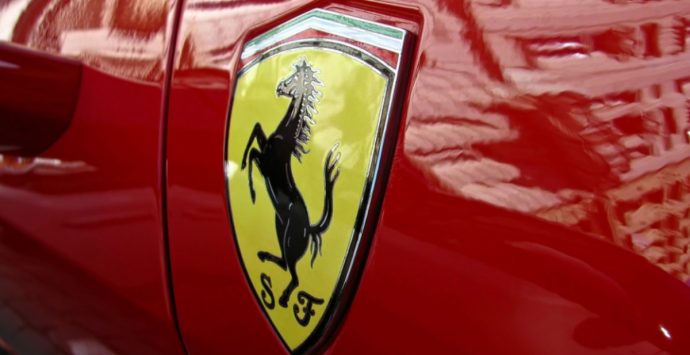 Tropea celebra la Ferrari: previste esposizioni e la presentazione del libro “Dentro la scuderia”
