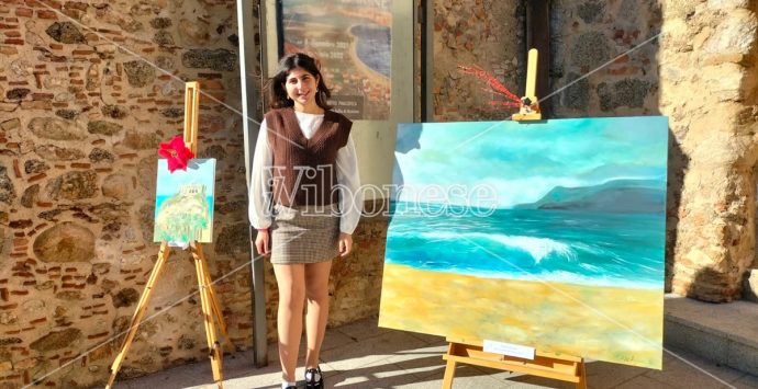 A Nicotera la mostra della giovane artista che dipinge l’amore per la sua terra