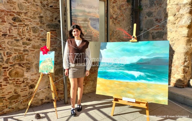 A Nicotera la mostra della giovane artista che dipinge l’amore per la sua terra