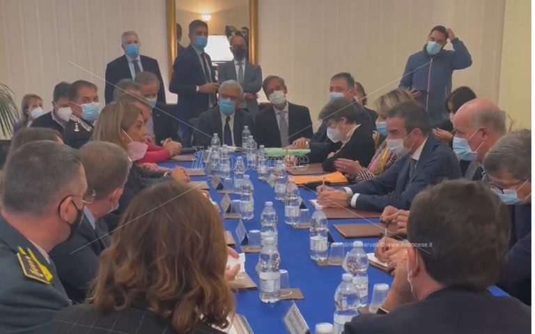 Nuovo ospedale di Vibo, terminata l’ennesima riunione in Prefettura