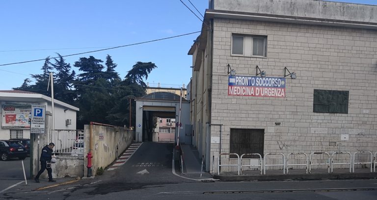 Aggressione al Pronto soccorso di Vibo: «Potenziare il posto fisso di polizia e la vigilanza»