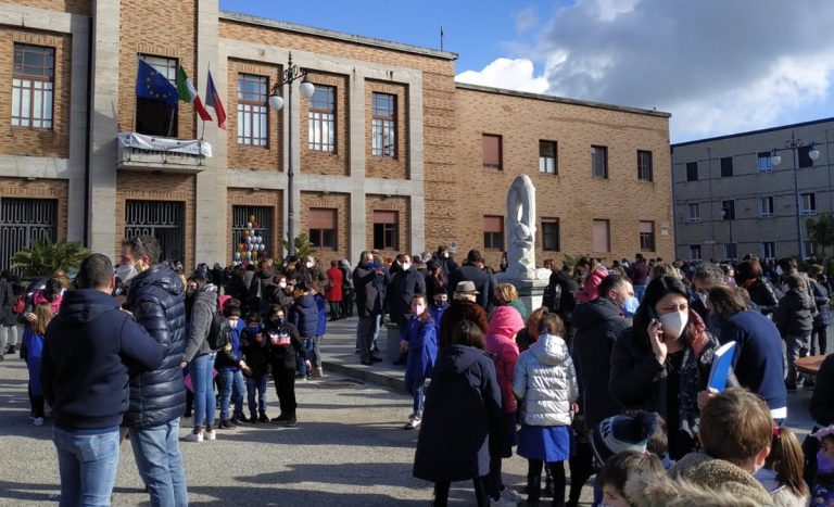 «Verifiche sulle scuole vibonesi dopo il terremoto di ieri»: l’appello del Comitato dei cittadini