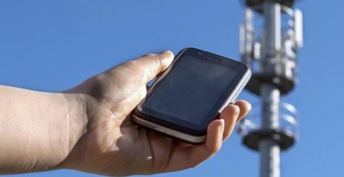 Paravati, si va verso la sospensione dei lavori per l’antenna 5G