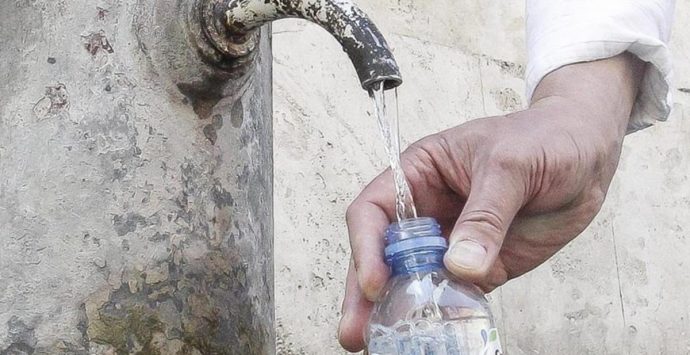 Parametri dell’acqua pubblica fuori norma nel comune di Fabrizia, scatta il divieto
