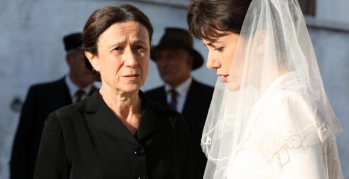 «La fiction “La sposa” ridicolizza calabresi e veneti», pioggia di polemiche per la miniserie