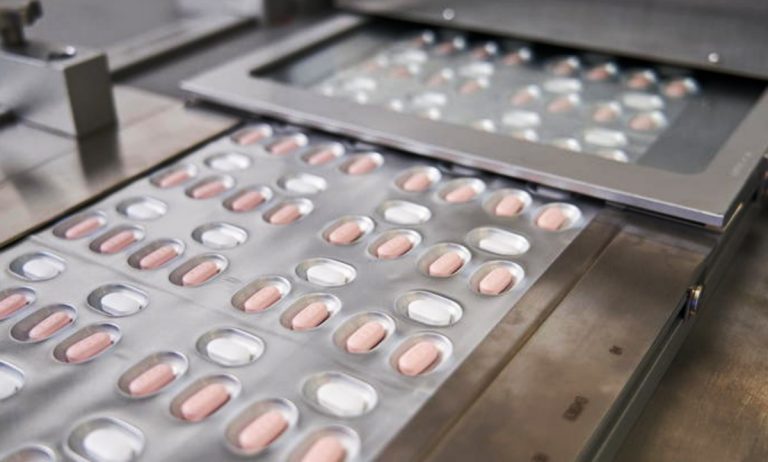 Arriva la pillola anti Covid prodotta da Pfizer: a febbraio verrà distribuita alle Regioni