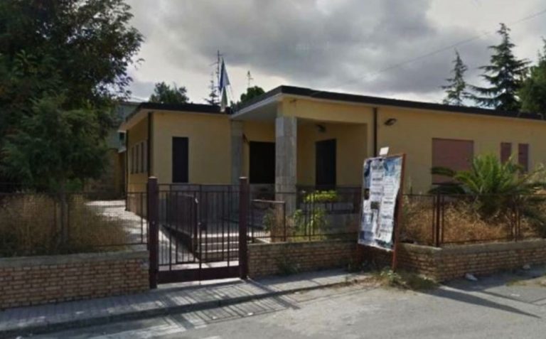 Tetto della scuola di Portosalvo pericolante, Luciano: «Il sindaco chiarisca in Consiglio»