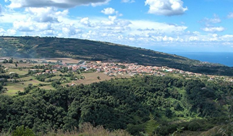 La comunità di Spilinga- Carciadi- Panaia saluta don Gagliano: «Grazie per aver aperto i nostri cuori»