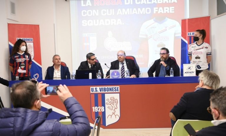 La cipolla rossa di Tropea sulla nuova maglia della Vibonese Calcio