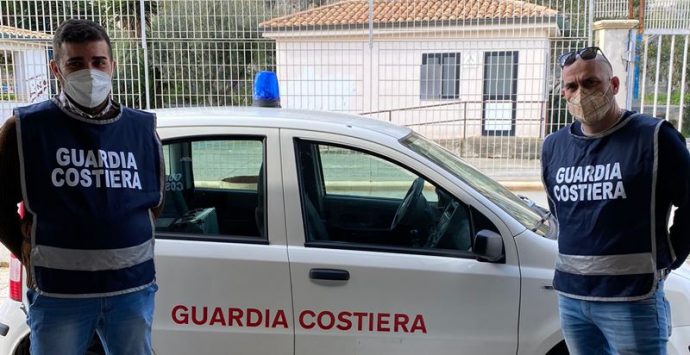 Novellame di sarda sequestrato a Parghelia dalla Guardia costiera di Tropea