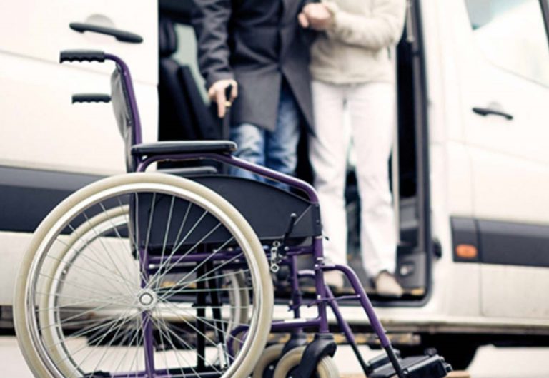 Disabilità grave, in 15 Comuni del Vibonese possibile ottenere il trasporto sociale: ecco chi ha diritto