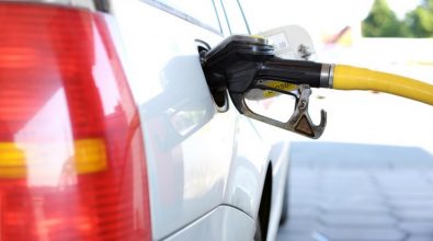 I prezzi dei carburanti continuano a salire, si sfiora il picco di 2.5 euro anche nel Vibonese