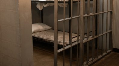 Agente aggredito in carcere a Vibo, l’Uilpa denuncia: «Salvato dagli altri detenuti»
