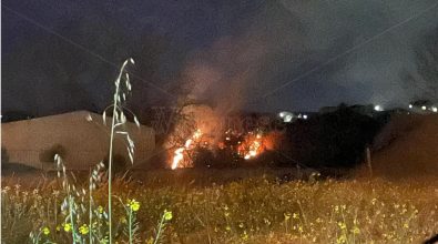 Incendio devasta la collinetta di San Costantino: intervengono i vigili del fuoco