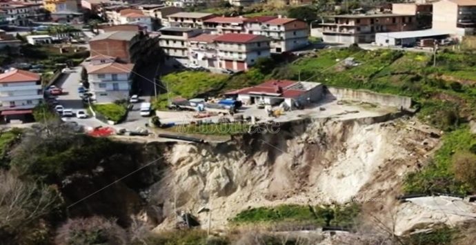 Frana di San Calogero, la rabbia dei cittadini e quasi 400mila euro gettati al vento