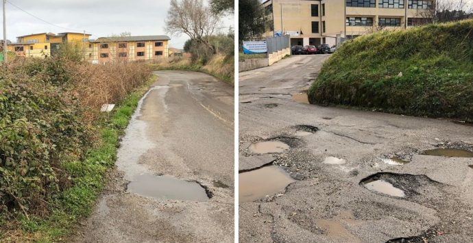 Vibo, strade colabrodo per raggiungere le scuole superiori: «Siamo circondati dal degrado» -FOTO