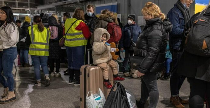 Pizzo, al via raccolta beni da destinare alla popolazione ucraina in guerra