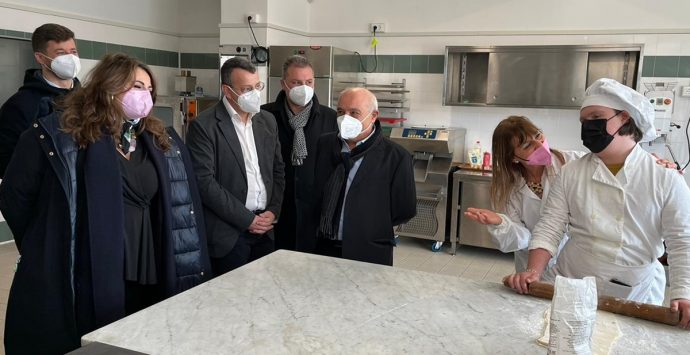 Alberghiero di Vibo, visita del sottosegretario Dalila Nesci: «Una eccellenza»