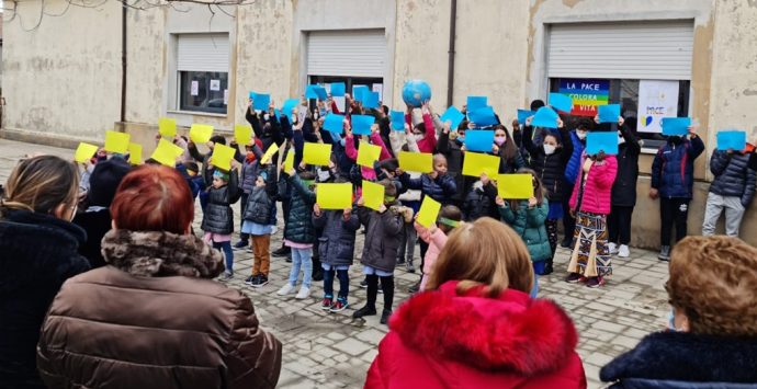 Mongiana, la scuola si mobilita per dire no alla guerra in Ucraina