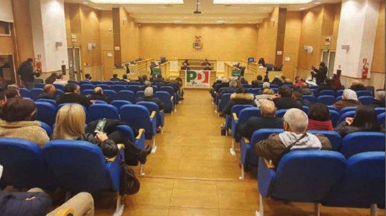 Il Corsivo | Pd vibonese: dall’assemblea i soliti metodi, i soliti volti e le solite ipocrisie politiche