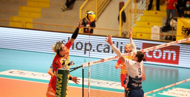 Volley, la Tonno Callipo perde in casa con il Piacenza e saluta la Superlega