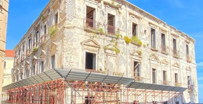 Tropea, Comune: il Consiglio dà il via libera all’acquisto dello storico Palazzo Giffoni
